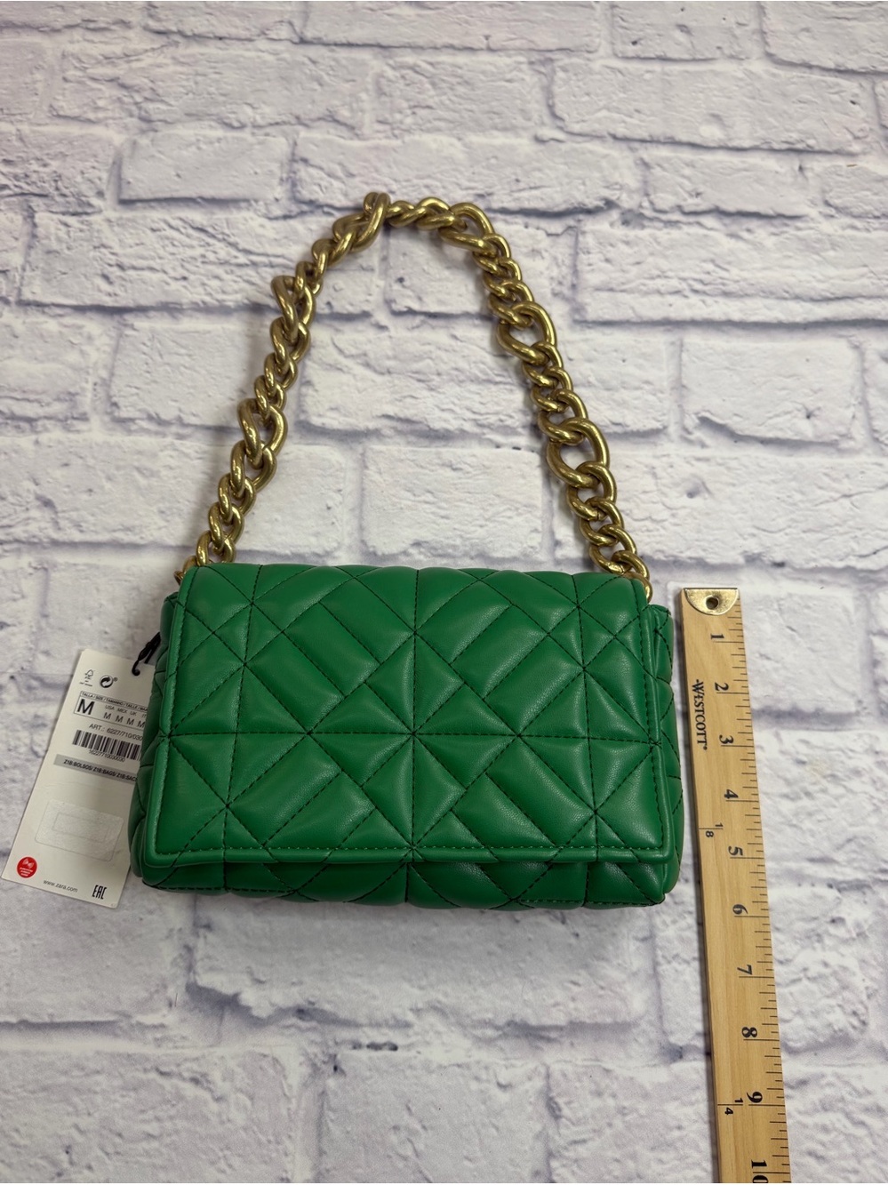 NWT Zara Green Quilted Shoulder Bag with Gold Chain Strap. Statement Bag. - Picture 6 of 8